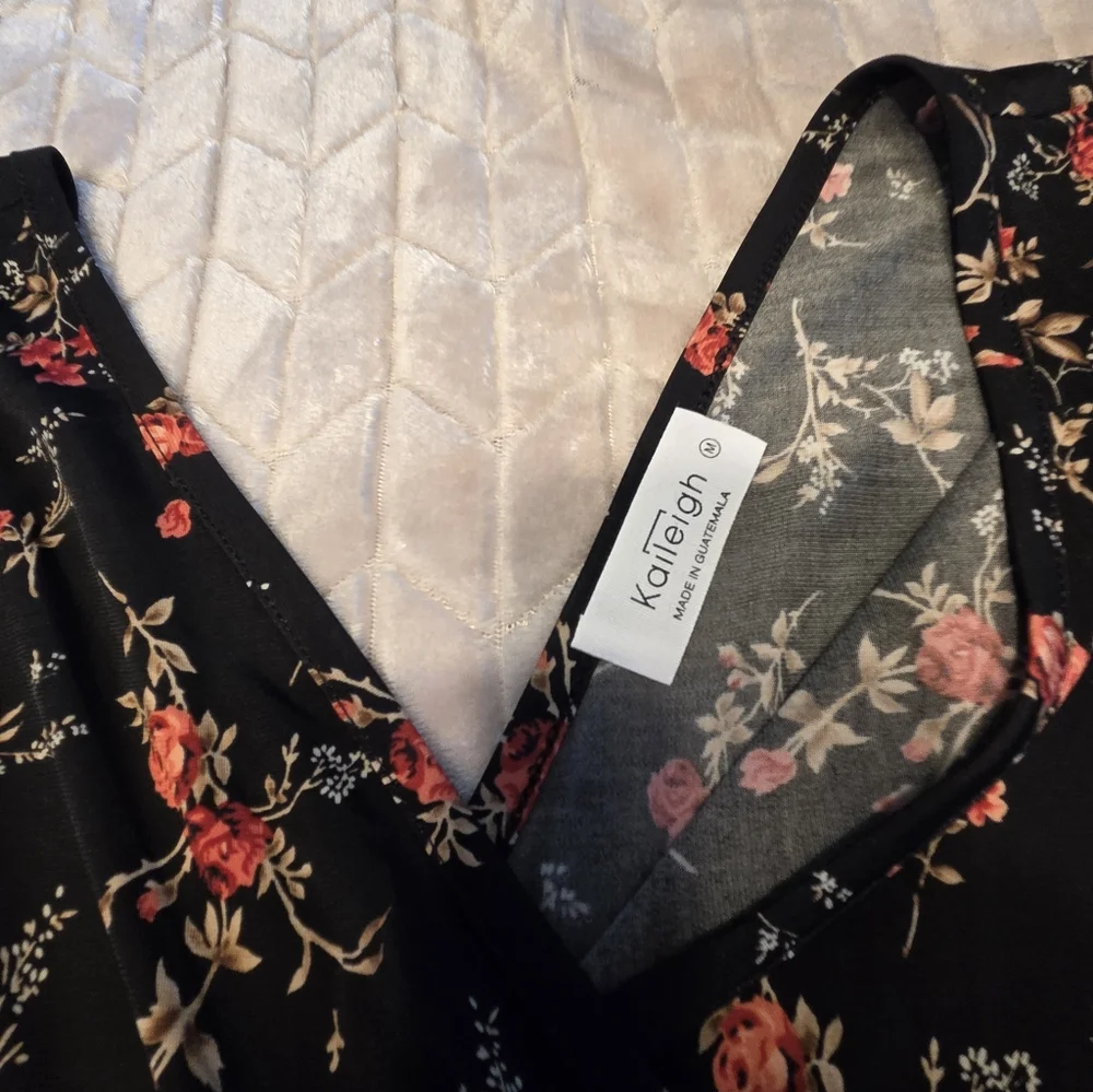 Kaileigh Dark Floral Wrap Mini Dress Size M - Picture 5 of 10